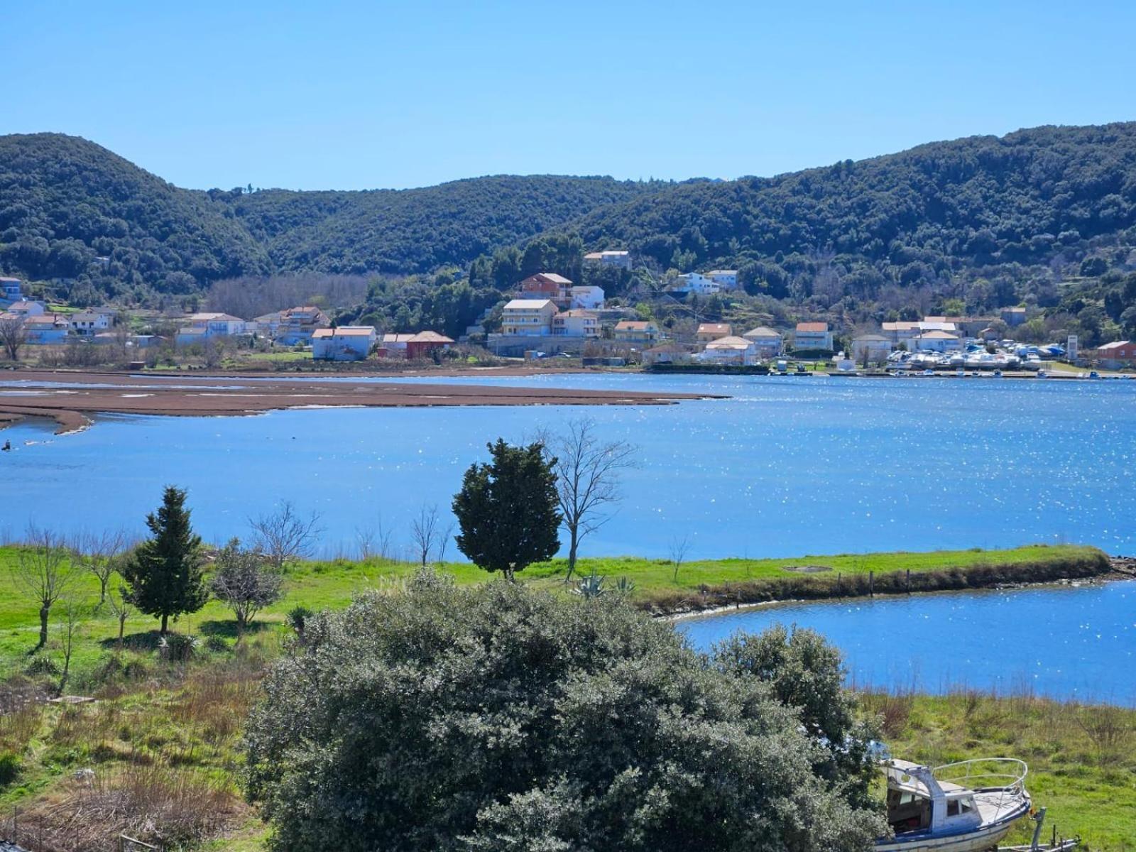 Pljesa Apartments Supetarska Draga Bagian luar foto