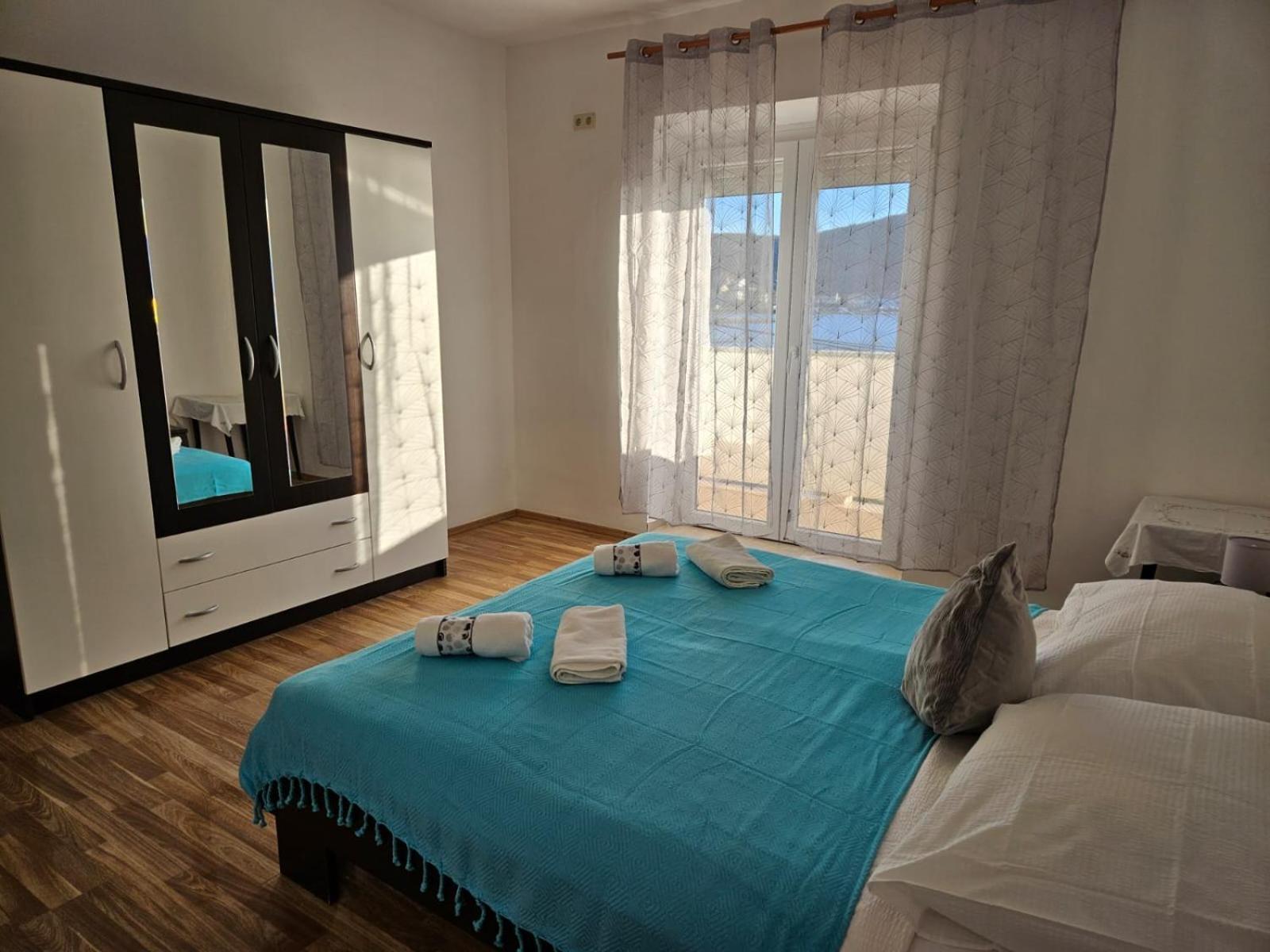 Pljesa Apartments Supetarska Draga Bagian luar foto