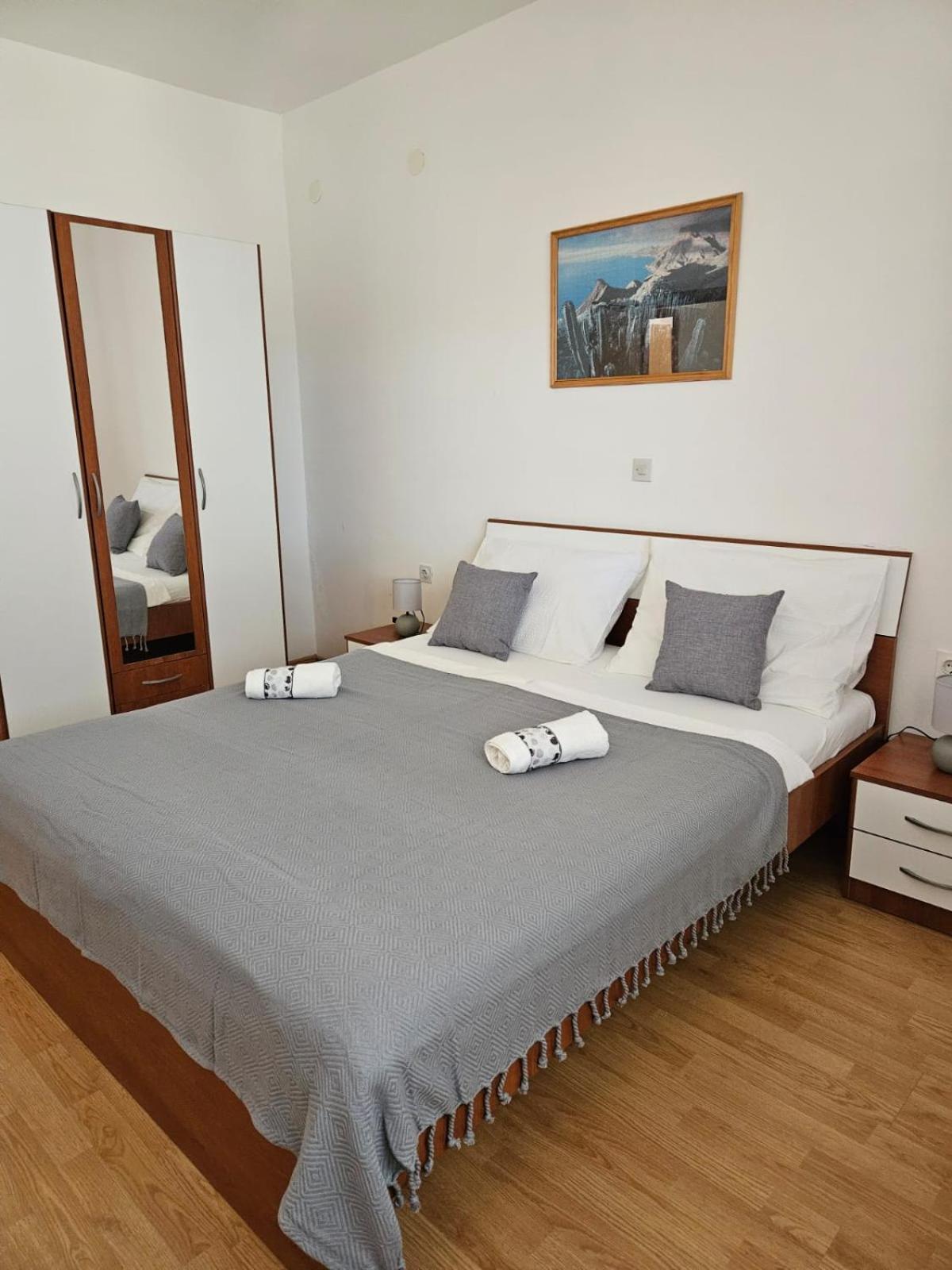 Pljesa Apartments Supetarska Draga Bagian luar foto
