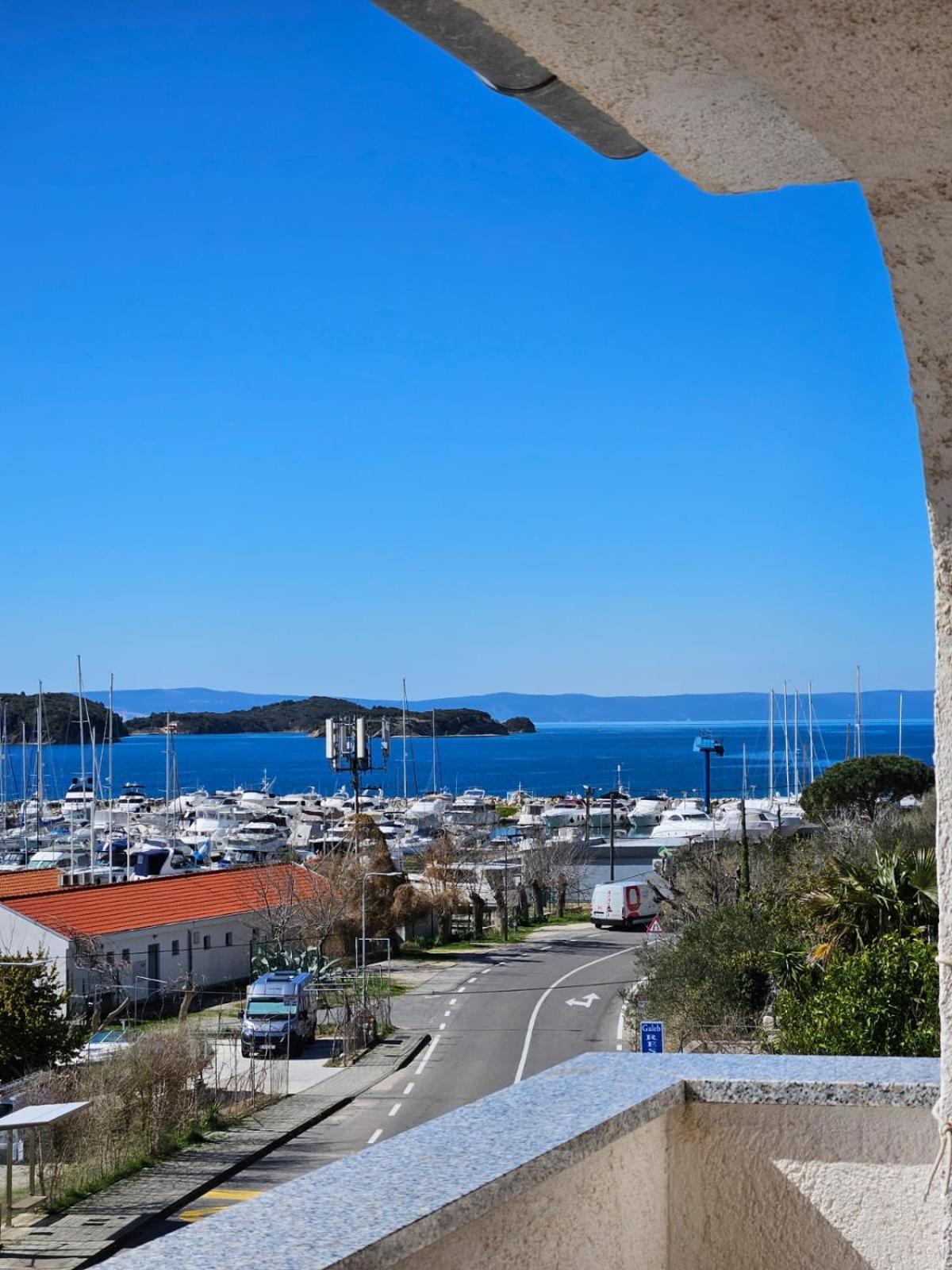 Pljesa Apartments Supetarska Draga Bagian luar foto