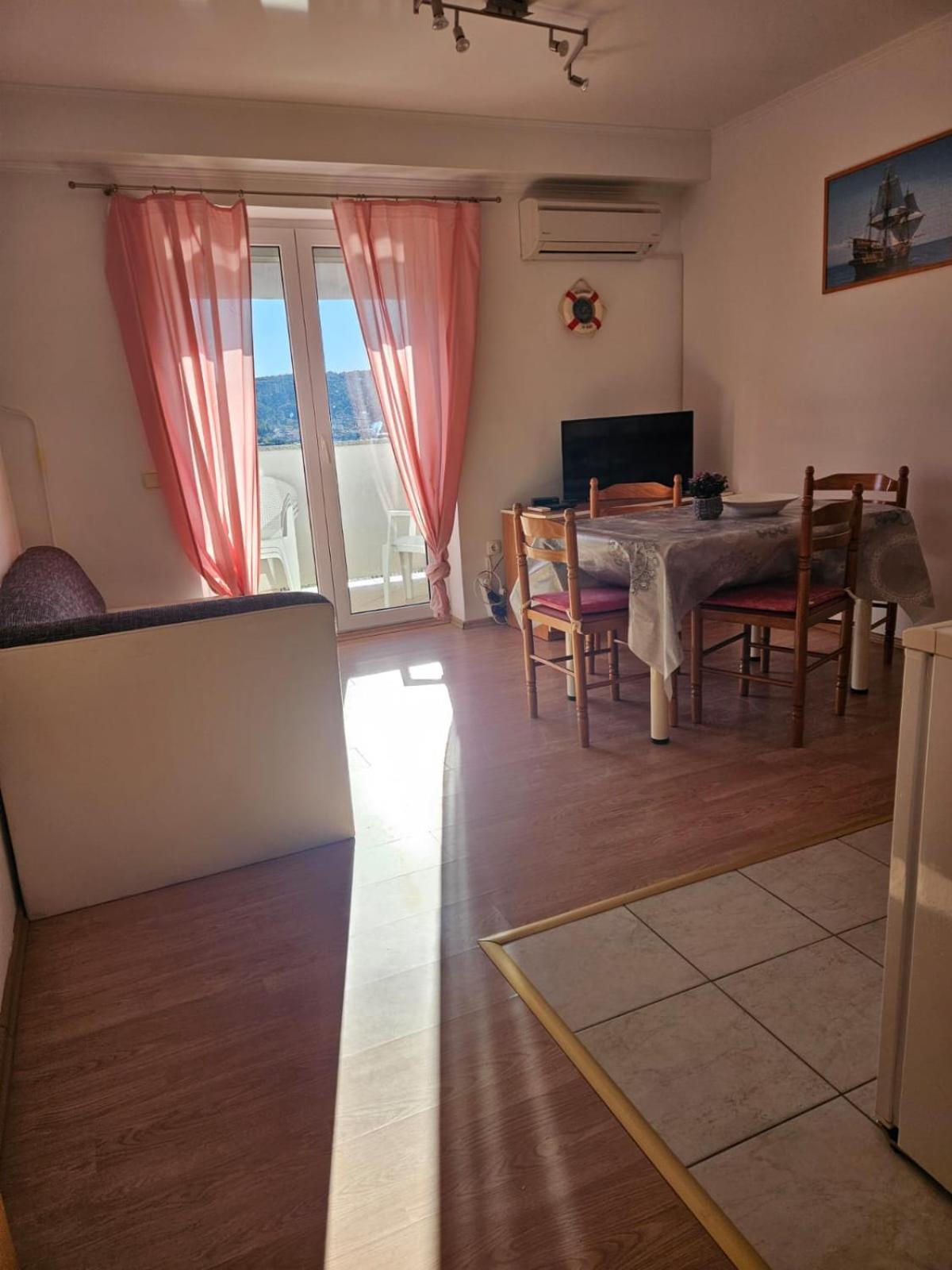 Pljesa Apartments Supetarska Draga Bagian luar foto